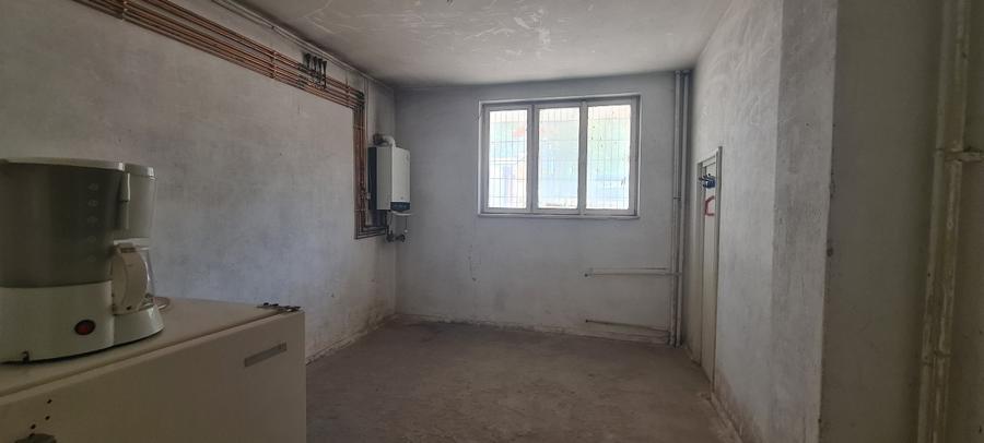 Spațiu comercial de închiriat – 285 mp – vitrină generoasă – Sighișoara, Str. Mi