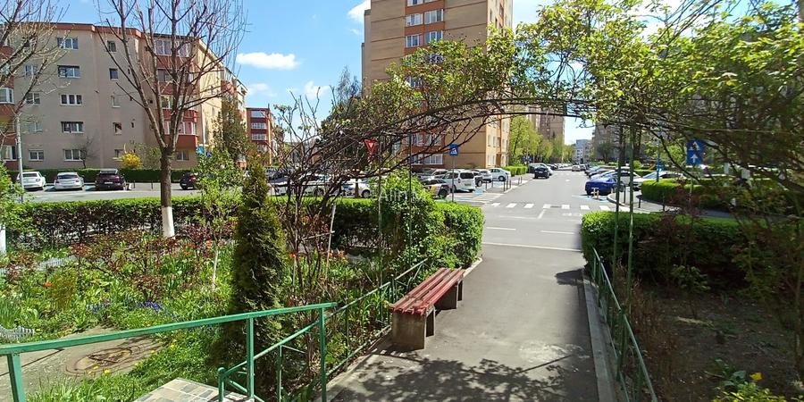 Apartament 3 camere luminos, orientare sudică, cu boxa mare, Bd Griviței, Brașov - 10