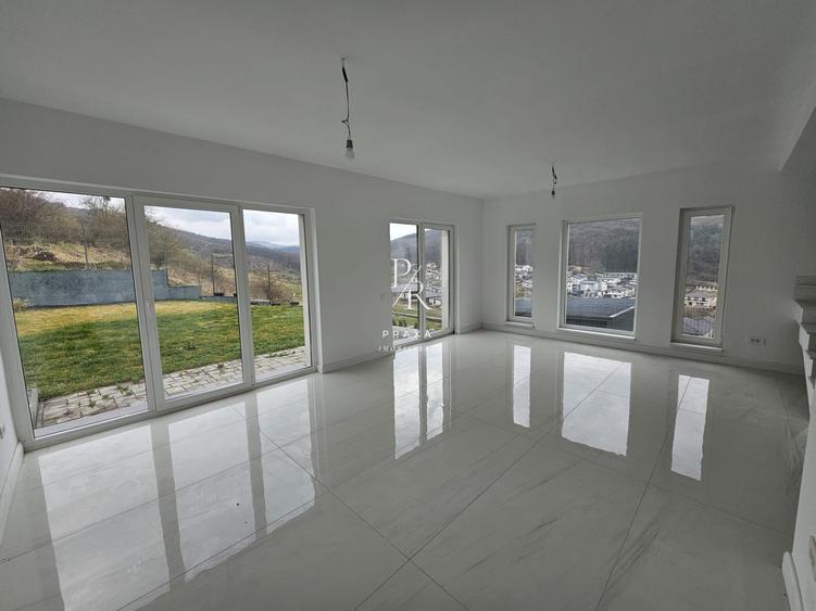 Casa individuala, 120mp, gradina, parcare, finisata, zona strada Crizantemelor!