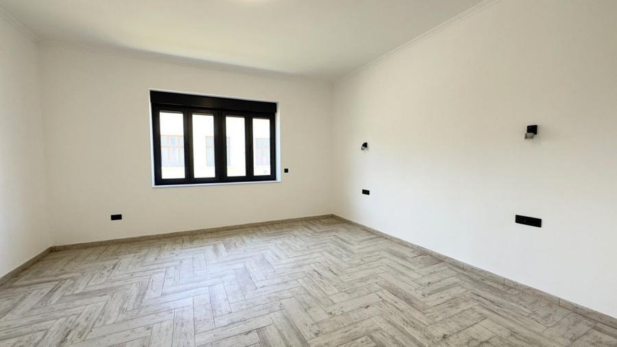 Inchiriere Casă 3 camere 154 mp, Teren 630 mp - Str. T. Vladimirescu - Carei