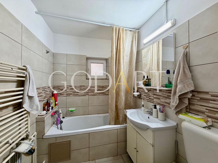 Apartament cu 3 camere | Două balcoane | Renovat