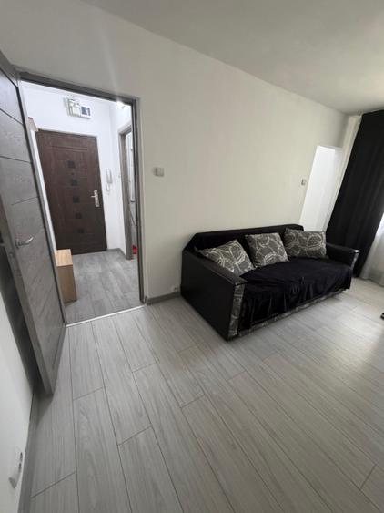 Garsoniera de vanzare, la parter , zona Craiovita - Big
