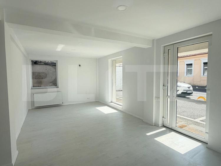 Spatiu comercial de inchiriat, 62 mp, parcare, zona Centrala