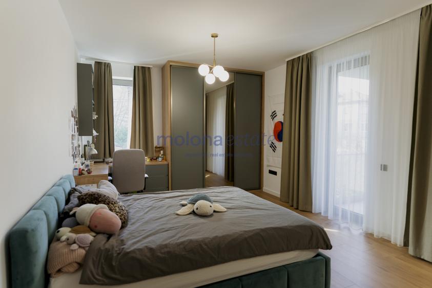Proprietate rezidențială, cu două apartamente private, în Andrei Muresanu