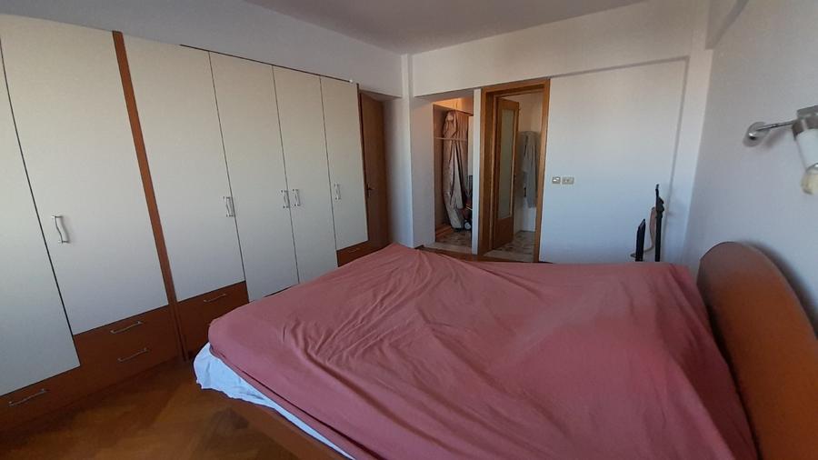 Apartament spațios cu 3 camere / 1980 / cartierul Piața Română / Dacia
