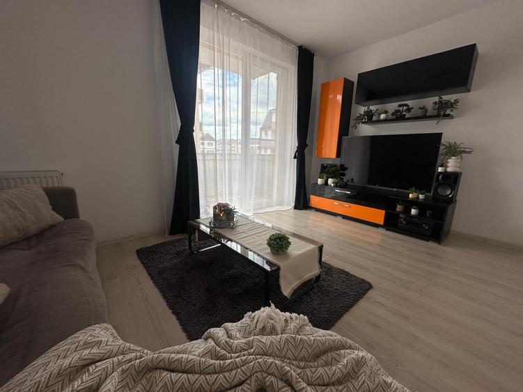 OPORTUNITATE!!! Ap. cu 2 cam DECOMANDATE,str EROILOR/FLORESTI,etaj 1 ,2 BALCOANE