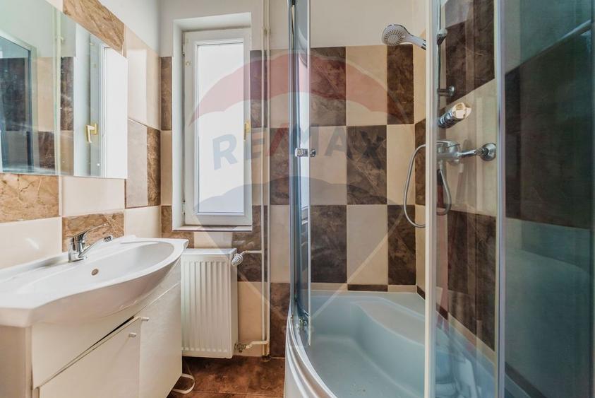 Garsoniera de vanzare in Confectii - etaj 1