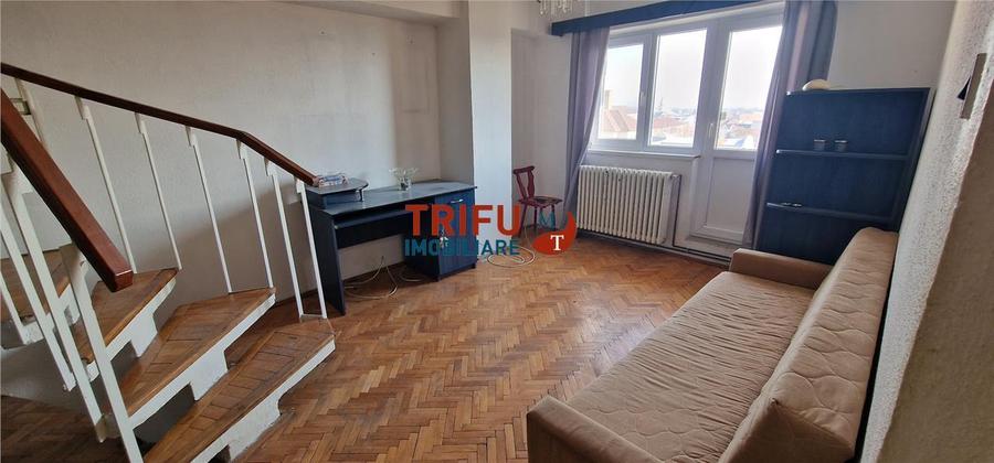 Apartament 3 camere cu scara interioara zona Centru