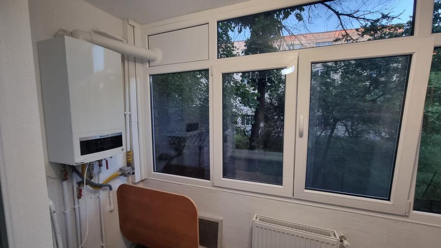 Apartament 2 camere semidecomandat, etaj 1 , zona Curtea de Apel