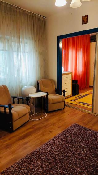 Carol, Mitropoliti, ap. 2 camere, et.1, 58mp, recent renovat, 450Euro/luna