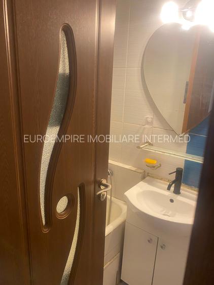 Apartament 2 camere de vanzare zona Scoala 8 - 9