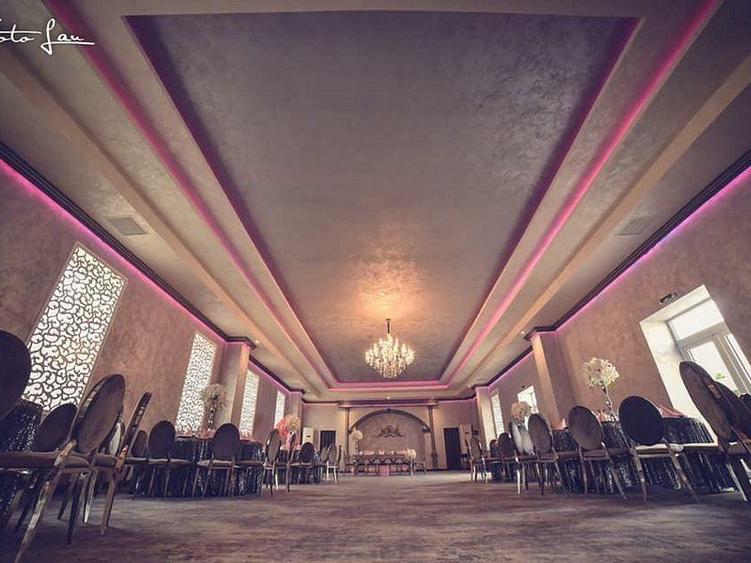 Hotel Renovat - Functional - Luxury
