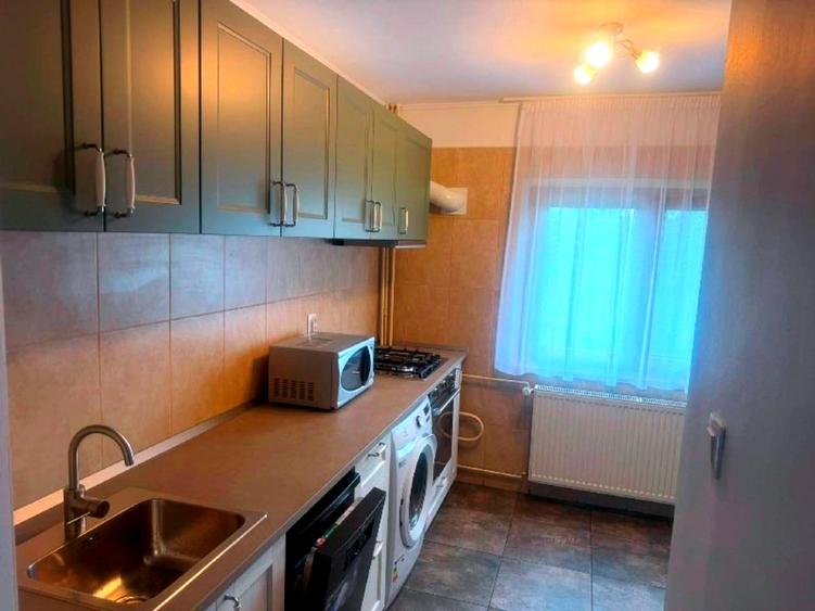 Inchiriere Garsonieră Decomandată | 13 Septembrie – Panduri