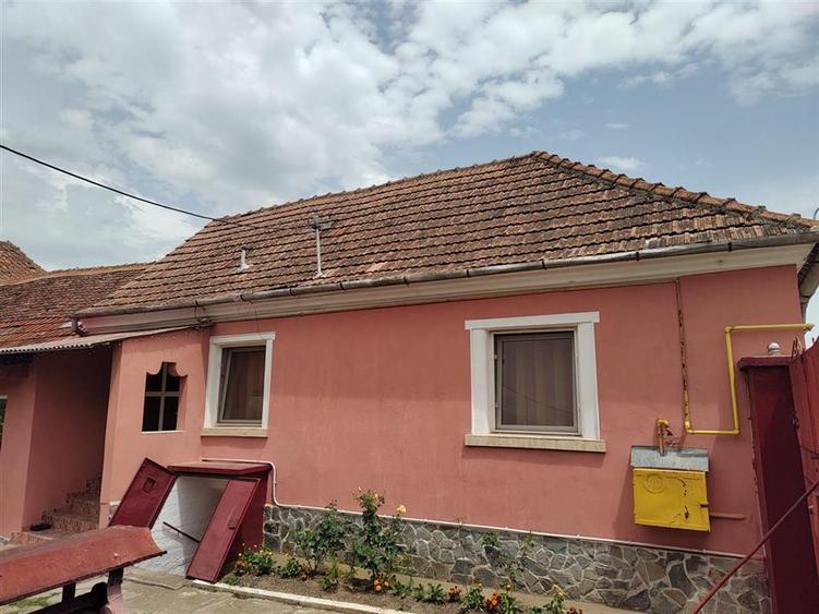 Casa de 3 camere, 500mp teren+bucatarie de vara+sura-Bod