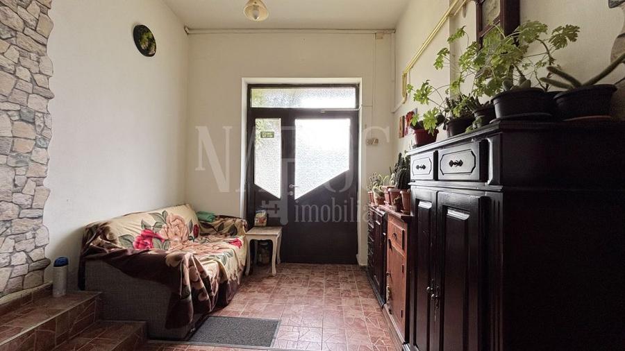 Casa 8 camere de vanzare in Floresti