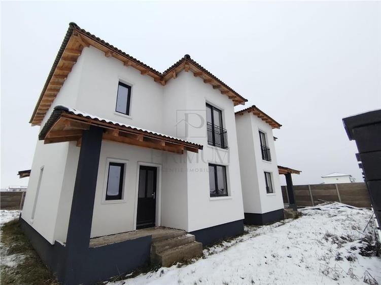Duplex despartit prin camera tehnica - langa asfalt - compartimentare excelenta