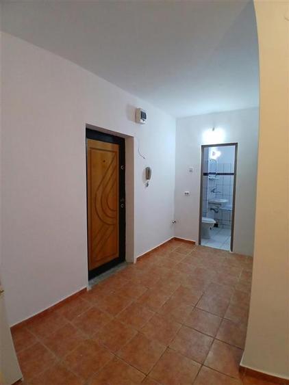 Apartament o camera decomandat- Rondul Vechi, Nicolina