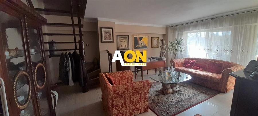 Apartament 3 camere cu scara interioara zona ultracentrala