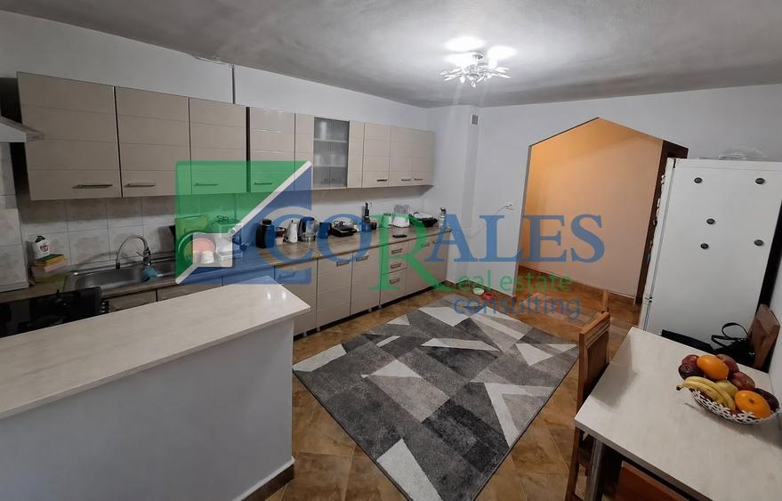 Zona Mircea cel Batran. Etaj intermediar.