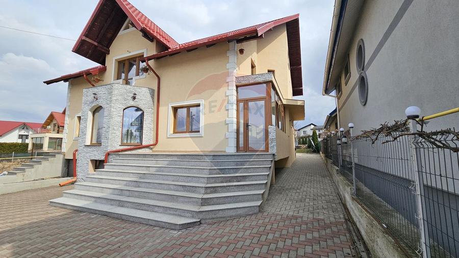 Casă / Vilă cu 6 camere, Sfantu Ilie, Suceava