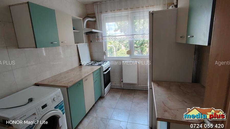 De vanzare apartament 2 camere etajul 3, Micro 40 - 3