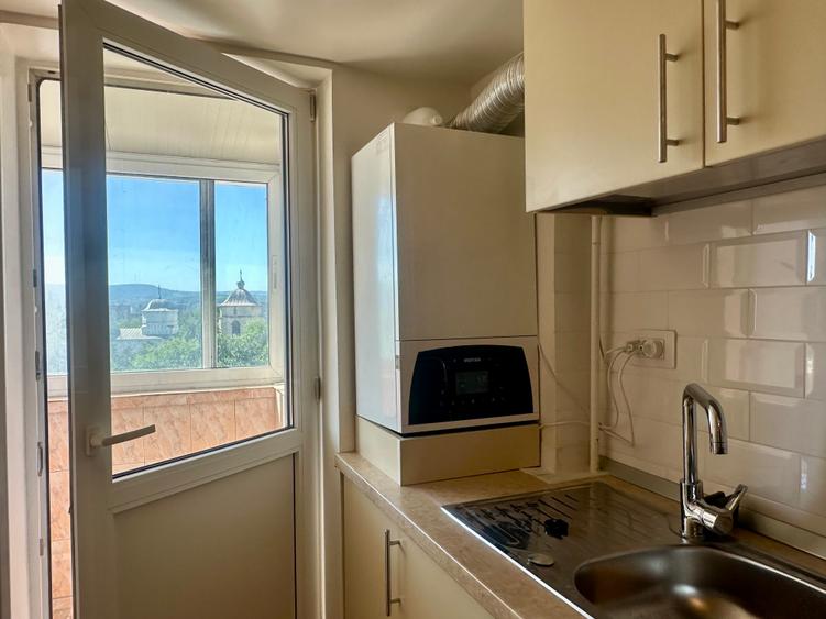 Apartament 3 camere de inchiriat Centru