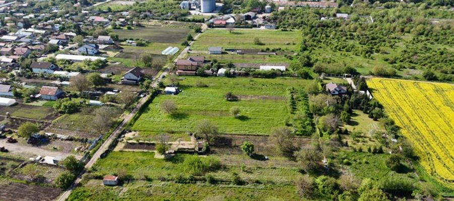 Intravilan, 7305 mp, 66 ml deschidere, utilitati, pentru proiecte rezidentiale