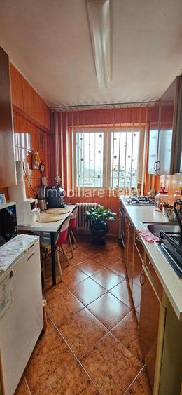 Apartament 3 camere situat pe Mihai Bravu- zona Dimitrov - 6