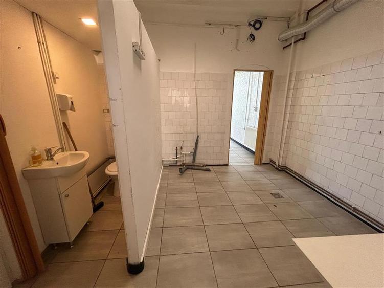 Spatiu comercial cu vad strada Harmanului, Craiter