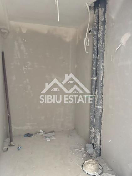 Apartament 2 camere, 54 mp + balcon 6 mp,la 10 min de centrul Sibiului