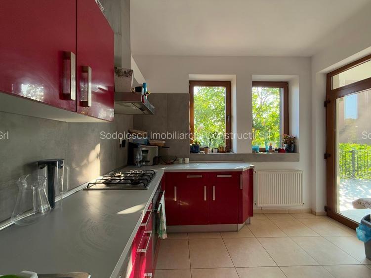 Casa spatioasa,perfecta pentru locuit sau investitie - 2
