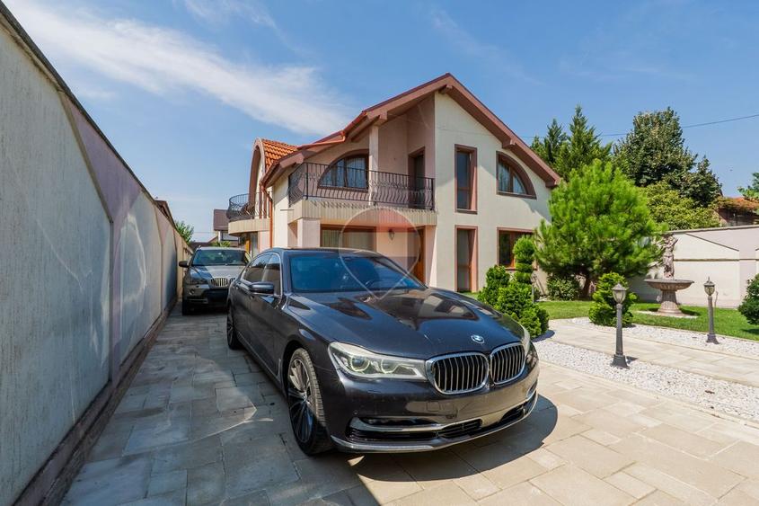 De vânzare Casă cu 4 camere și piscină în Sântandrei