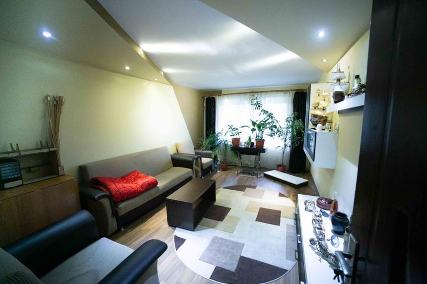 Apartament 3 camere, zona Harmanului