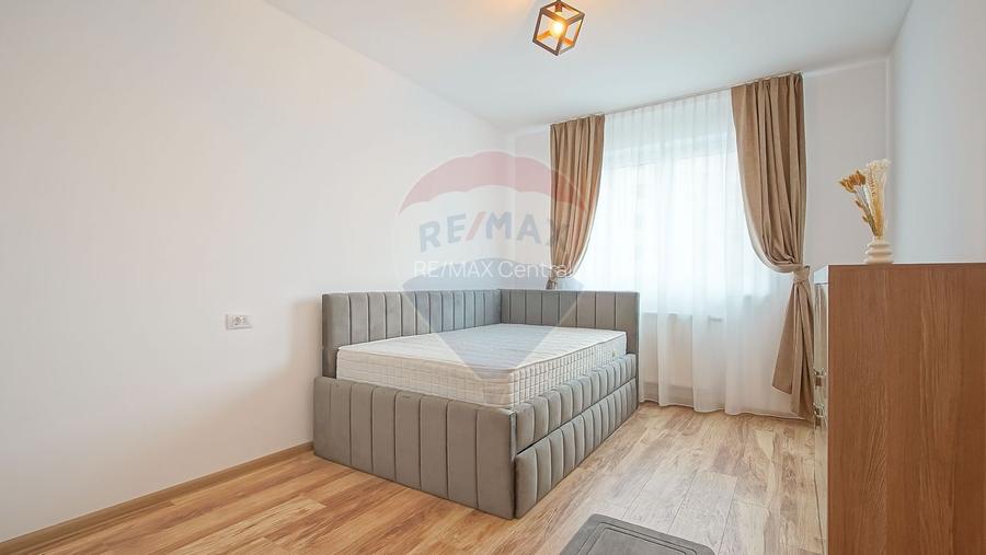 Apartament cu 3 camere, prima închiriere, în zona Tractorul - 13