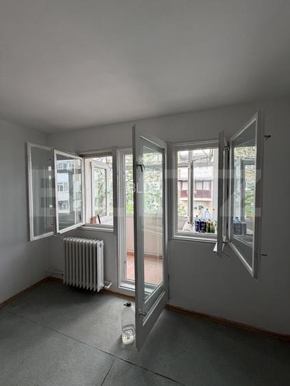 Apartament 2 camere, semidecomandat, et 1, Craiovita - 2