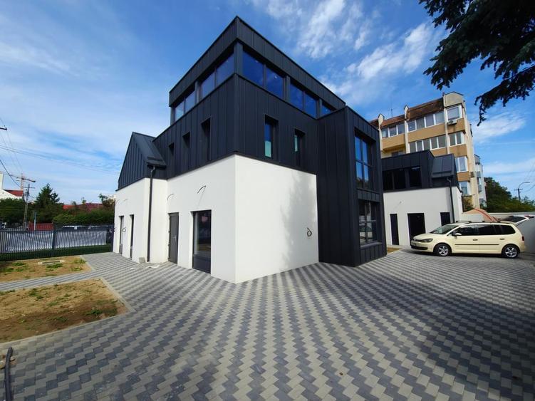Cladire ideala pentru birouri, clinica, gradinita, 338mp, 6 parcari