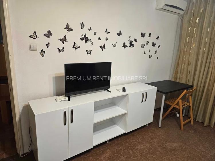 Dristor, garsoniera, 1 minut metrou, bloc mixt, 330 euro - 2