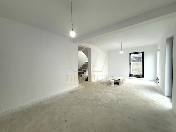 Duplex despartit prin camera tehnica cu 4 camere | Giroc