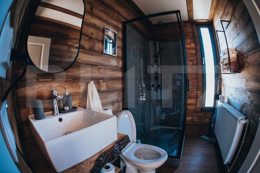 Cabana Tiny House, cu 2 ha teren intravilan, în Bucovina, Moldovita