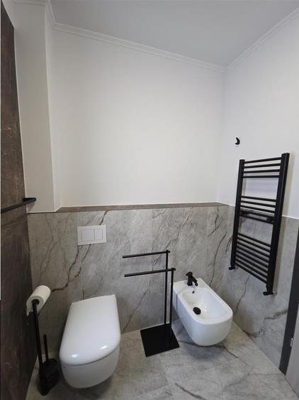 Apartament cu 3 camere lux zona La Terenuri