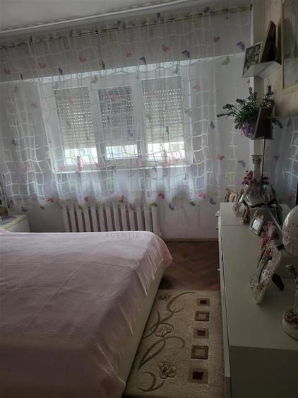 SIMION BARNUTIU - ETAJ 3 LIFT - 4 CAMERE - 2 BAI - 2 BALCOANE - DECOMANDAT