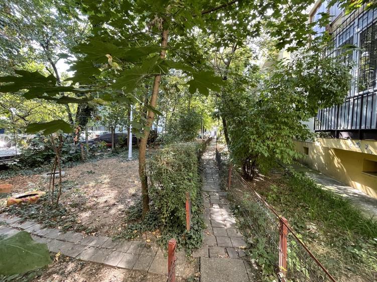 Floreasca, 2 camere decomandate, parter inalt, balcon, centrala proprie