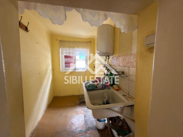 Apartament la casă, 2 camere | Zona Strada 9 Mai – Constituției