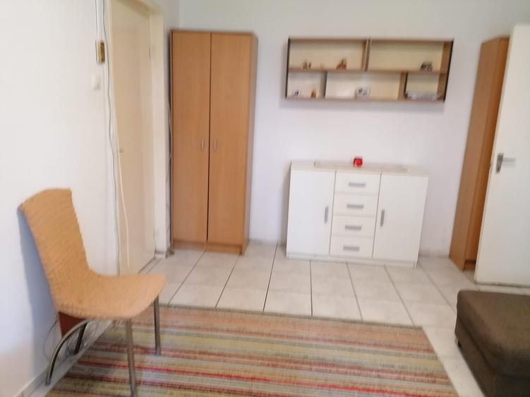 Apartament cu 2 camere situat in zona Grivitei, parter, mobilat,partial utilat!