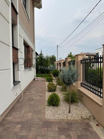 Casa modernă cu garaj, 5 camere, 4 bai, terasa, Dumbrăvița