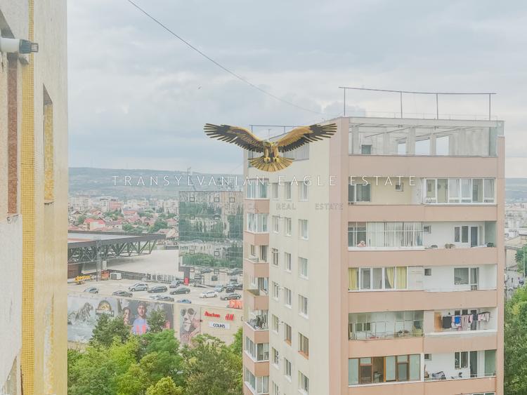 Priveliște panoramică|Apartament renovat situat lângă Iulius Mall