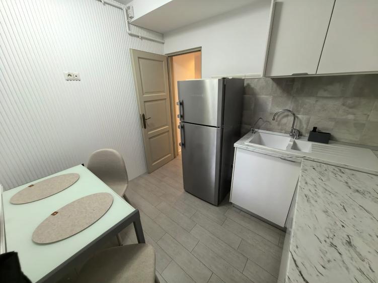 Proprietar, inchiriez ap. 2 camere cu terasa, zona Kiseleff
