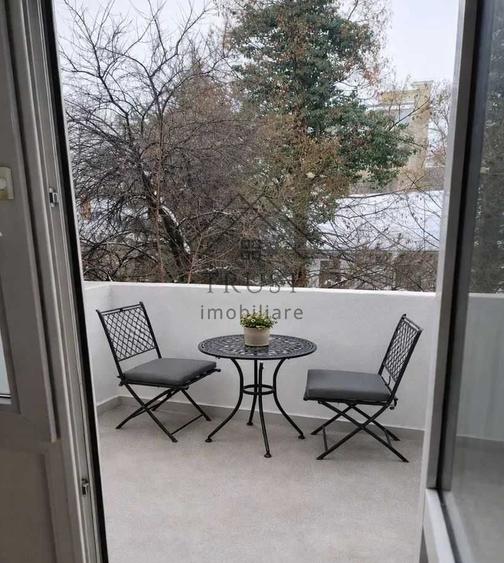 Apartament 3 camere renovat complet în Centru – teren în curte și beci inclus