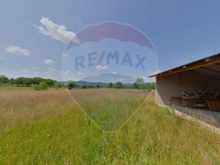 Casă în Crăciunești | Oportunitate de Investiție
