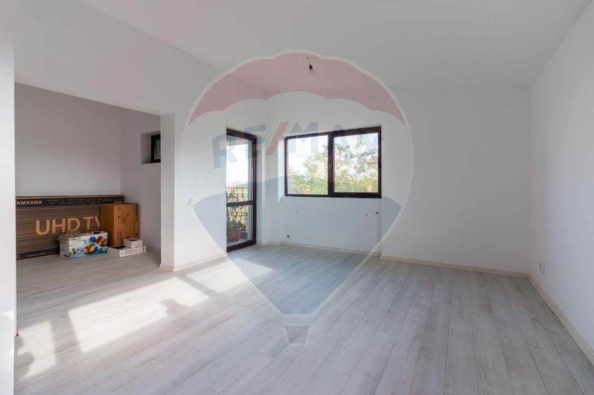 Casă / Vilă cu 6 camere de vânzare in Tartasesti, Dambovita